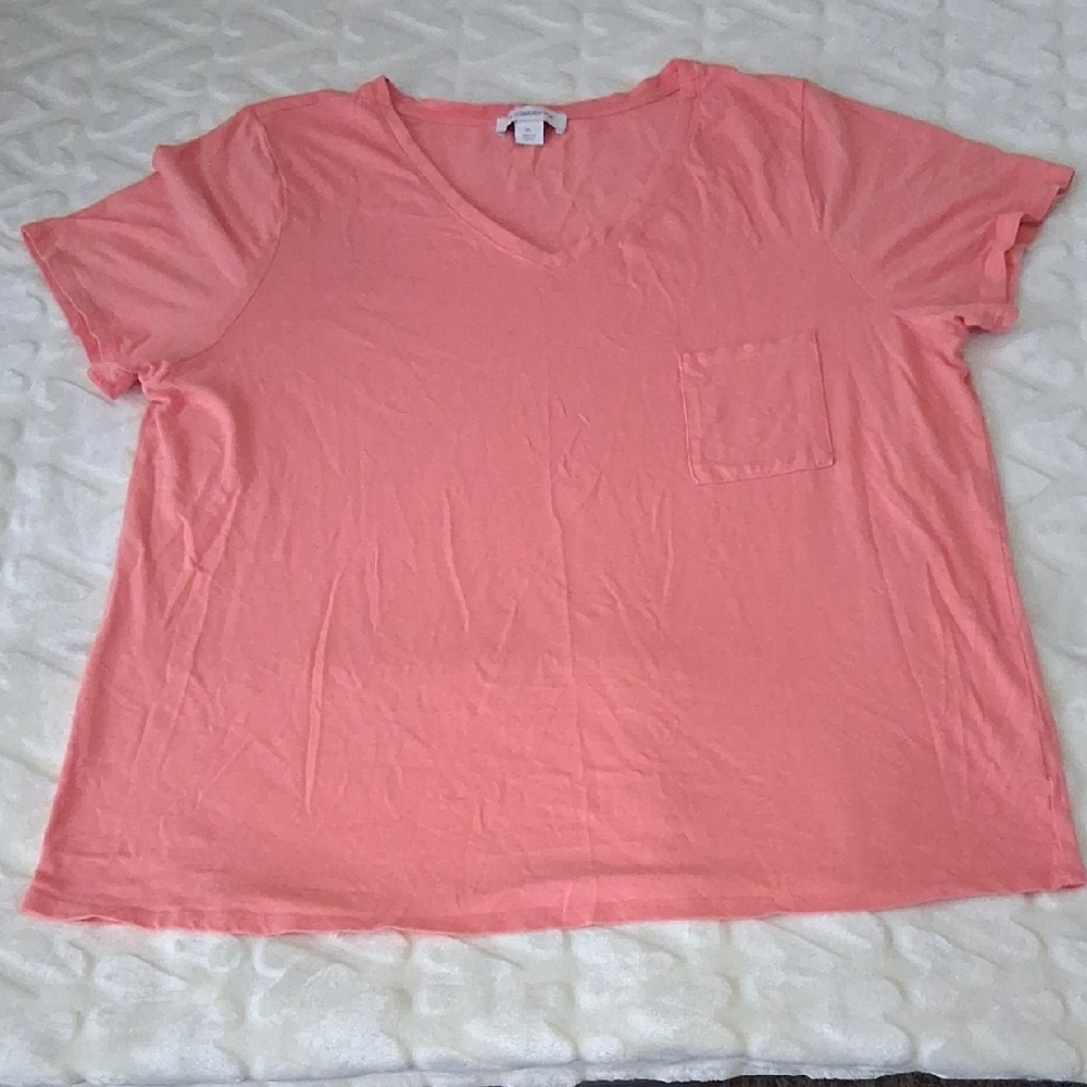 Liz Claiborne Coral V-Neck Tee